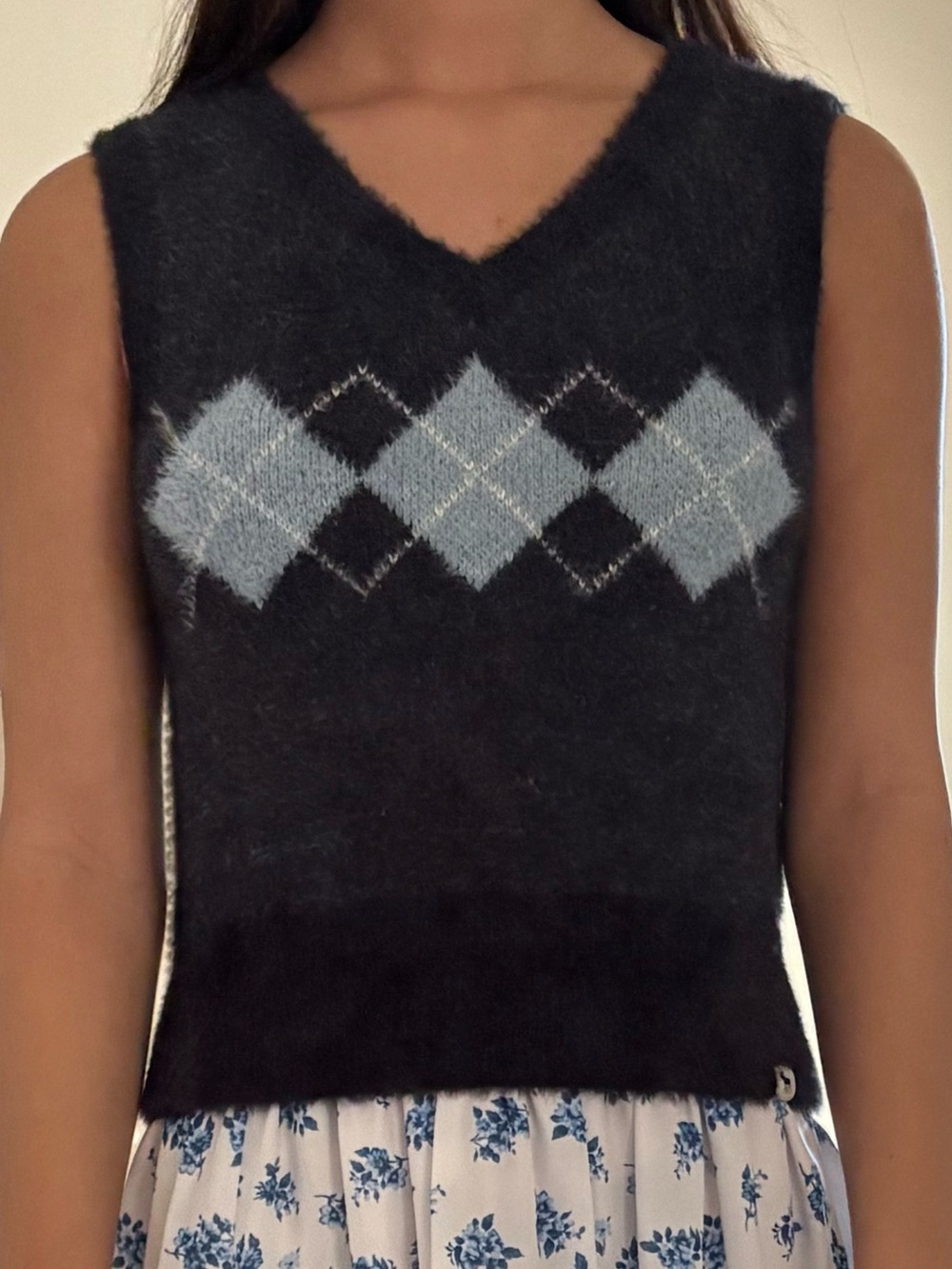 abercrombie kids Black V-Neck Argyle Fuzzy Sweater Vest with Light Blue Diamonds